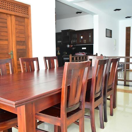 Minuri Villa Хіккадува Екстер'єр фото