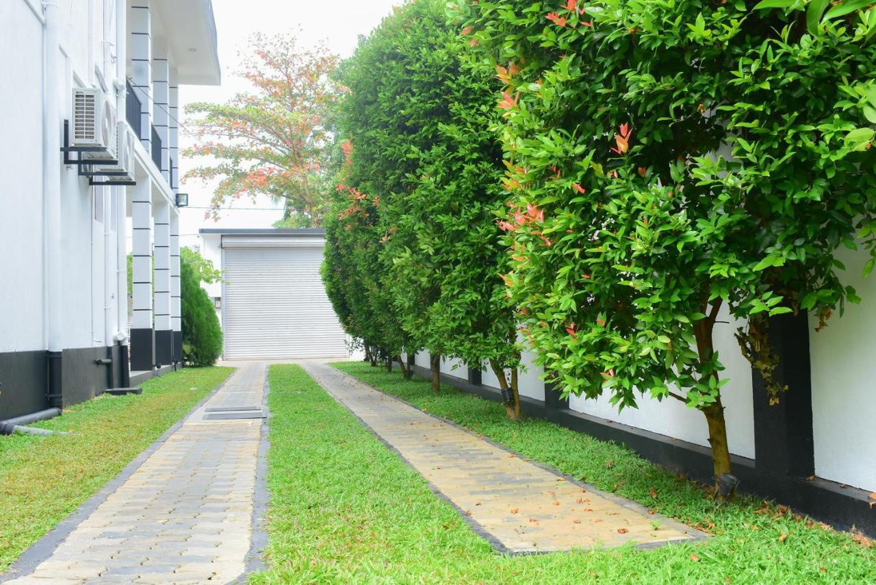 Minuri Villa Хіккадува Екстер'єр фото