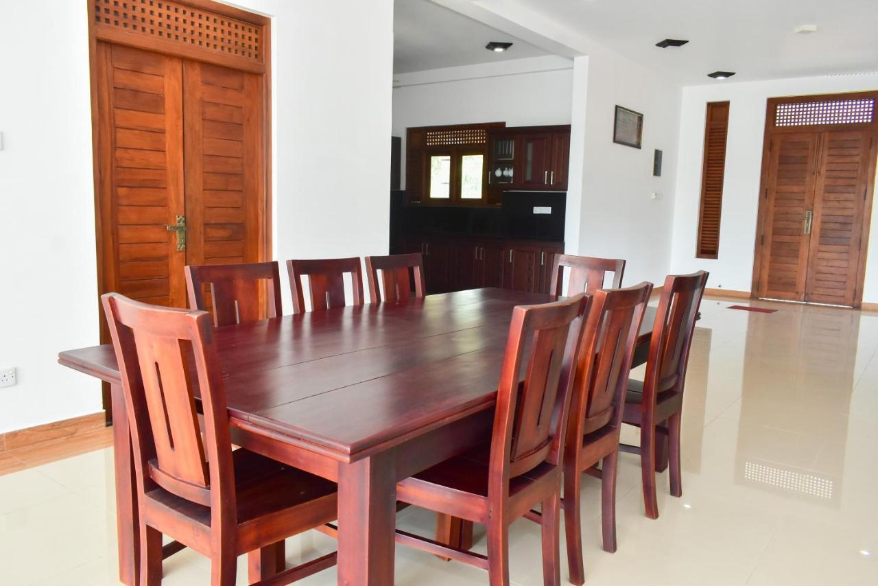 Minuri Villa Хіккадува Екстер'єр фото