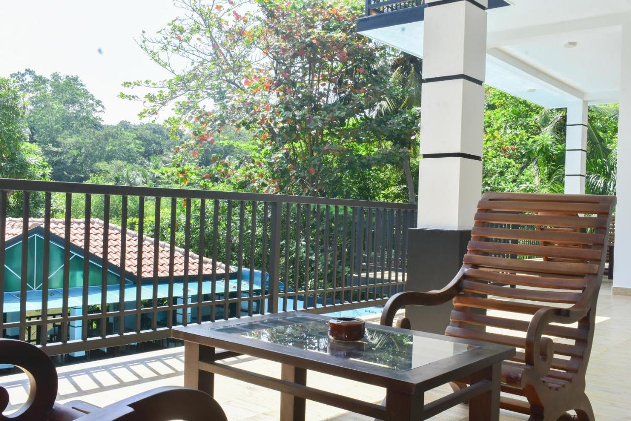 Minuri Villa Хіккадува Екстер'єр фото