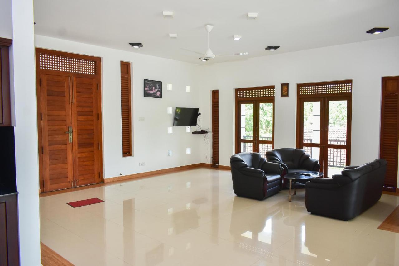 Minuri Villa Хіккадува Екстер'єр фото