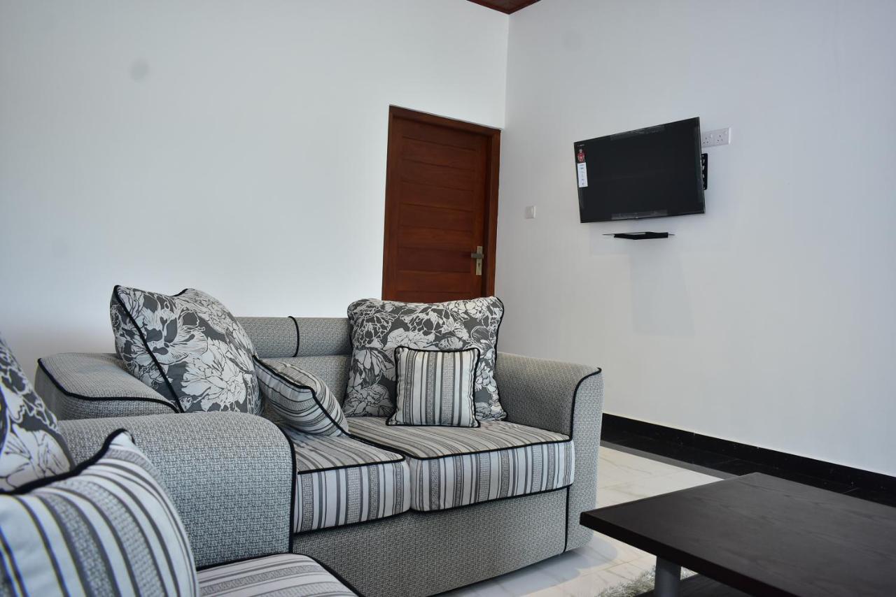 Minuri Villa Хіккадува Екстер'єр фото